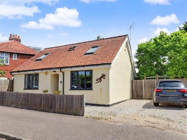 Bungalow for sale in Earlham Rise, East Bank