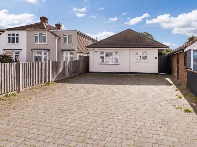 Bungalow for sale in Barnehurst, Greater London