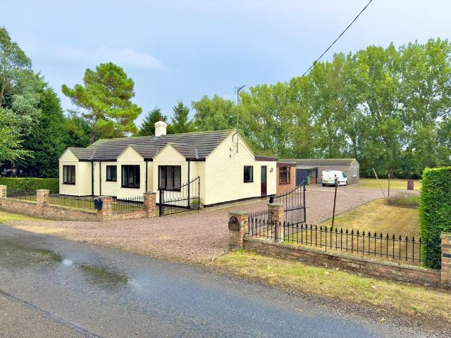 Bungalow for sale in Four Gotes, Cambridgeshire