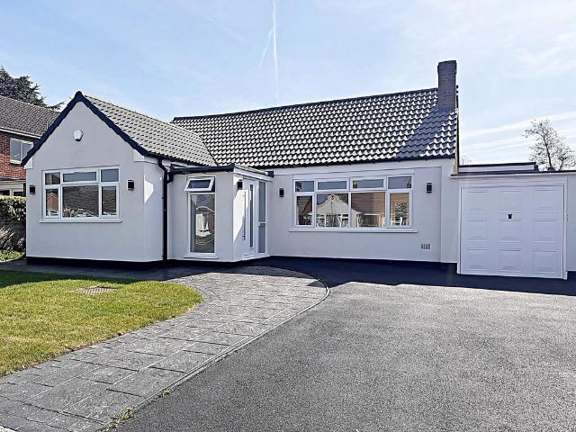 Bungalow for sale in Green Close, Warwickshire