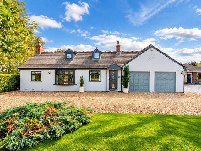 Bungalow for sale in Rushden