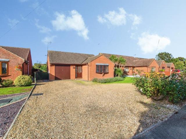 Bungalow for sale in Sutton St James, South Holland