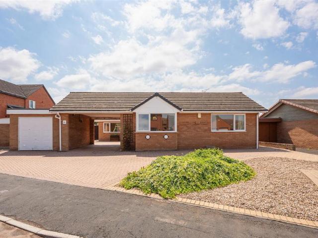 Bungalow for sale in Alderminster, Warwickshire