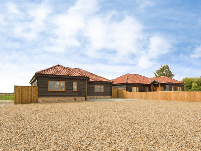 Bungalow for sale in Arrington, Cambridgeshire