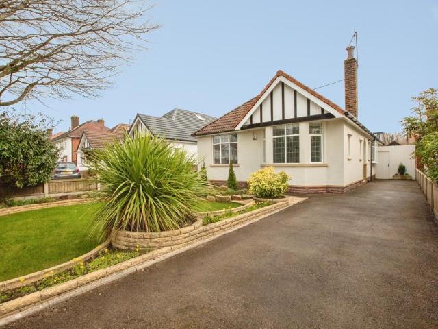 Bungalow for sale in Marshside, Southport