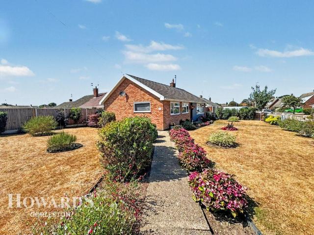 Bungalow for sale in Stokesby, Norfolk