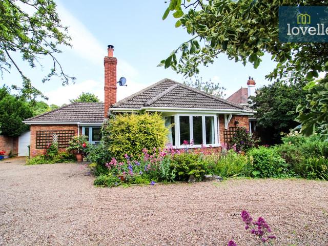 Bungalow for sale in Wellow, Grimsby