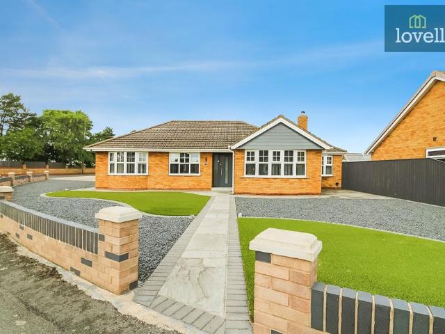 Bungalow for sale in Holton le Clay, Belleau