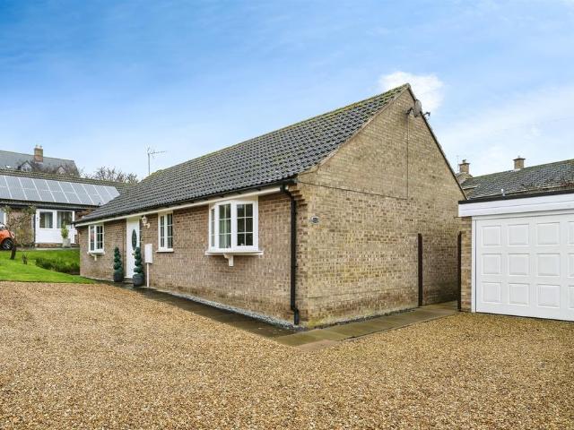 Bungalow for sale in Oundle