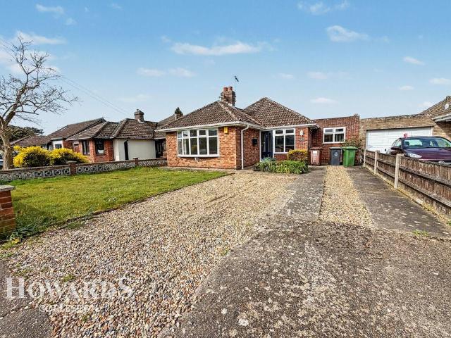 Bungalow for sale in Stokesby, Norfolk