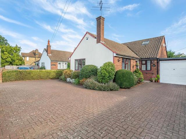 Bungalow for sale in Fretherne, Hertfordshire