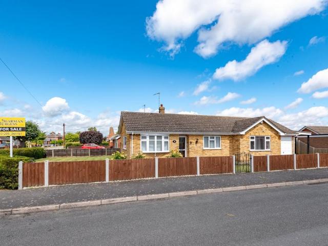 Bungalow for sale in Staniland, Boston