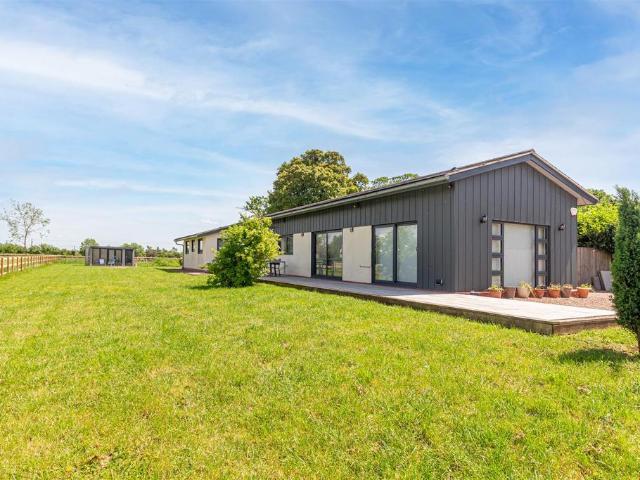 Bungalow for sale in Whittington, Wychavon