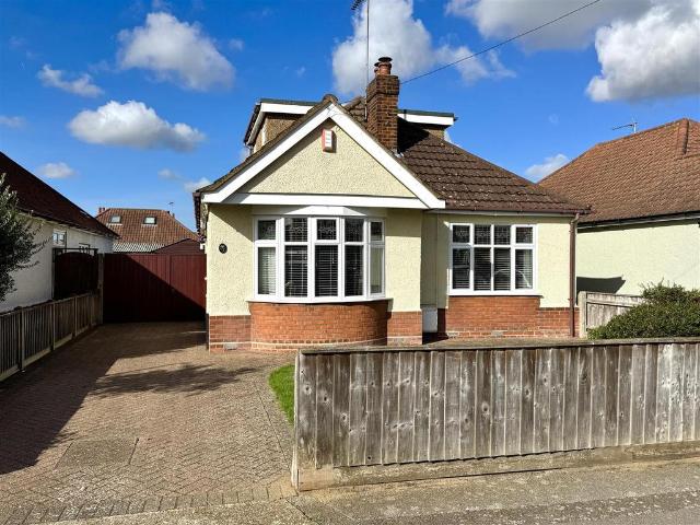 Bungalow for sale in Greenwich, Ipswich