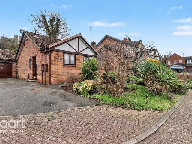 Bungalow for sale in Compton Acres, Barton In Fabis