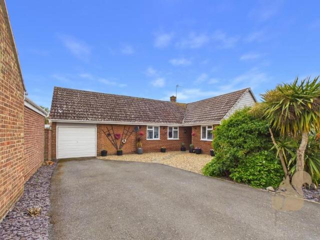 Bungalow for sale in Fordham Heath, Essex