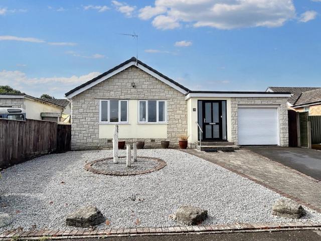 Bungalow for sale in Oakley, Merley