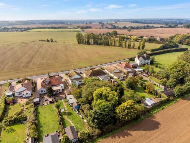 Bungalow for sale in Hunter's Forstal, Canterbury