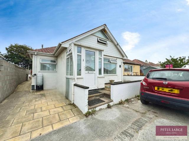 Bungalow for sale in Kinmel Bay, Wales