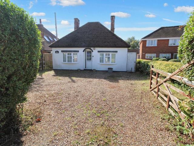 Bungalow for sale in Penn Bottom, Buckinghamshire