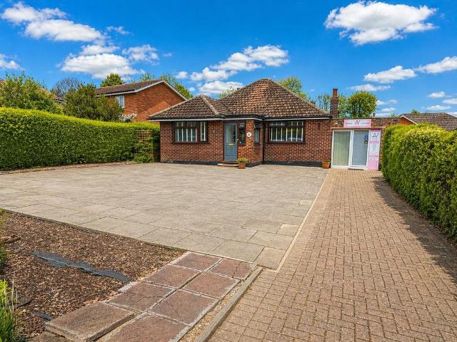 Bungalow for sale in Lower Stondon, Bedfordshire