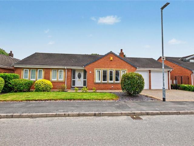 Bungalow for sale in West Ardsley, Tingley