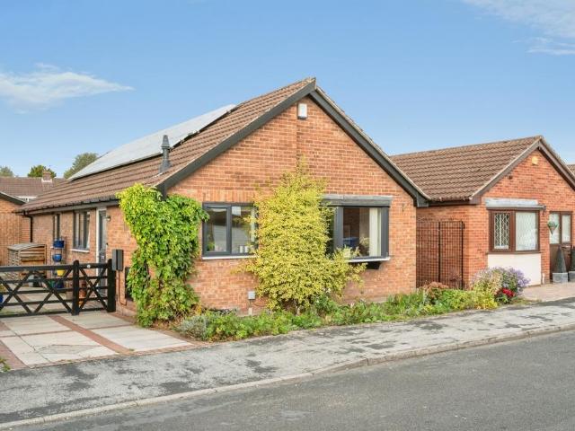Bungalow for sale in Dunsville, Doncaster