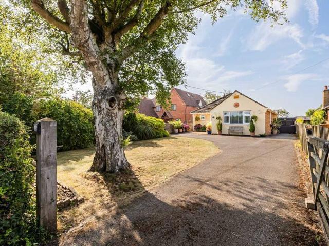 Bungalow for sale in Horspath, Berrick Salome