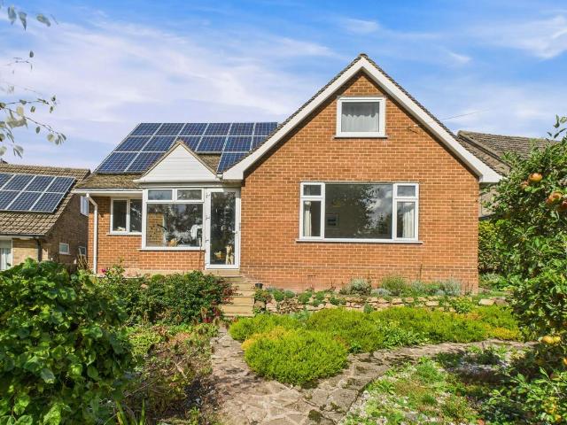 Bungalow for sale in Gedling