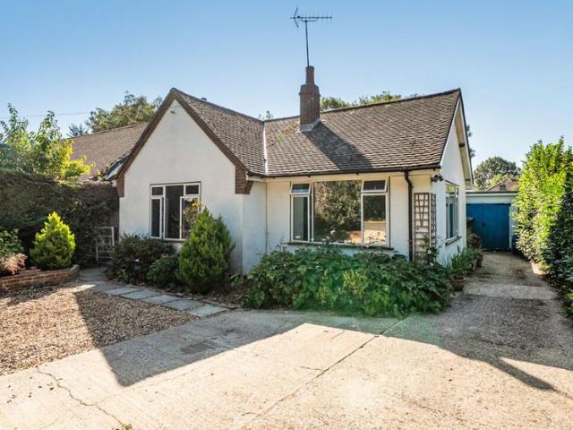 Bungalow for sale in Littlecote, West Sussex