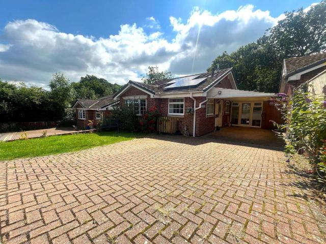 Bungalow for sale in Oakenshaw, Redditch