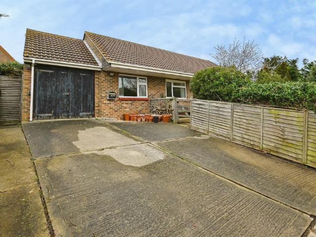 Bungalow for sale in Oad Street, Kent