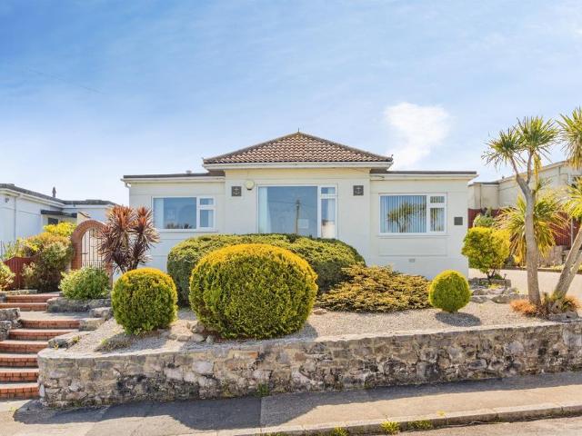 Bungalow for sale in Three Beaches, Livermead