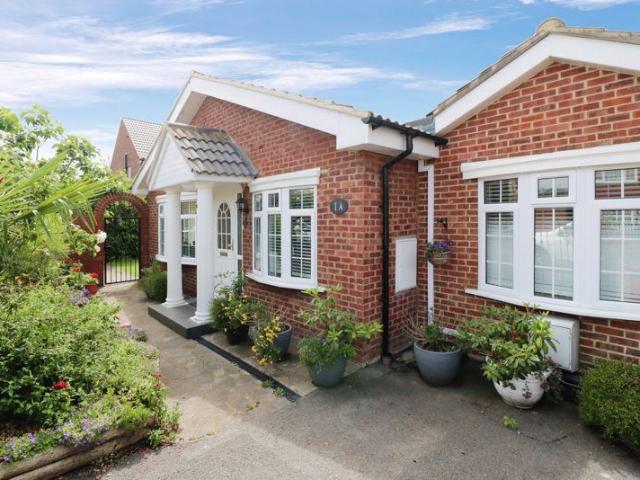 Bungalow for sale in Langley, Slough
