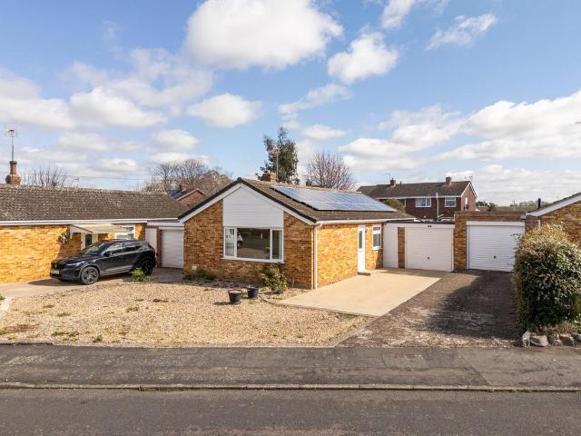 Bungalow for sale in Stanford On Avon, Leicestershire