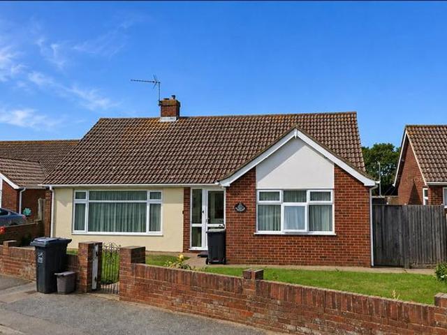 Bungalow for sale in Acol, Kent