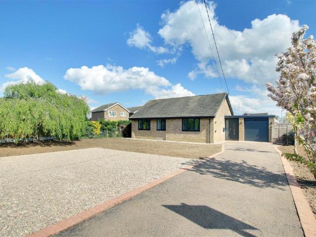 Bungalow for sale in Huntingdon, Cambridgeshire