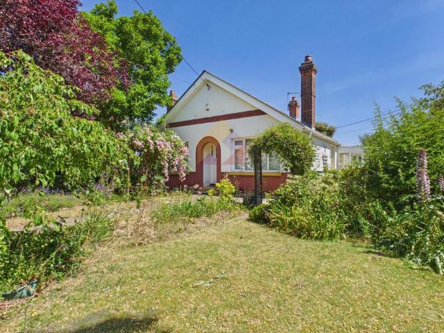 Bungalow for sale in Chelmondiston, Suffolk