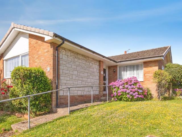 Bungalow for sale in Crookhorn, Spring Vale