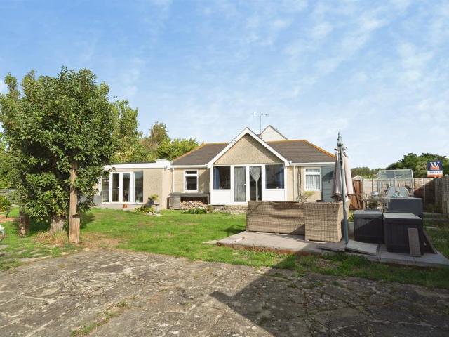 Bungalow for sale in Elmer, Arun
