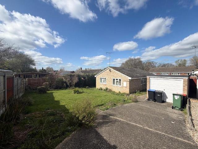 Bungalow for sale in Chipping Hill, Essex