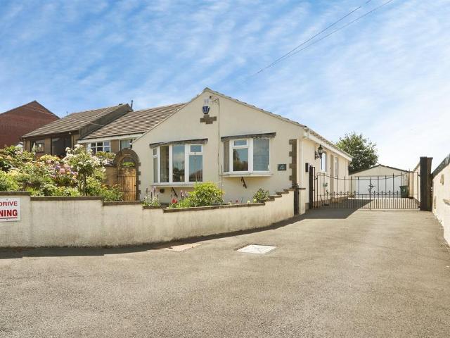 Bungalow for sale in Long Lee, West Yorkshire