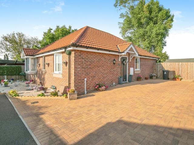 Bungalow for sale in Dale Hill, Essex