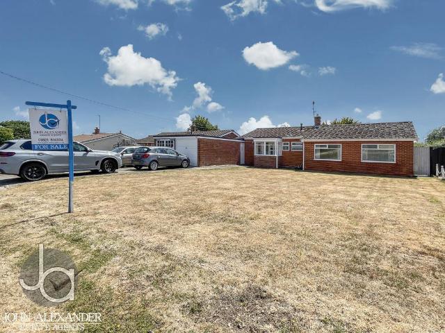 Bungalow for sale in Fordham Heath, Essex