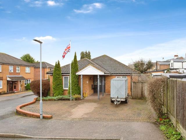 Bungalow for sale in Bushey