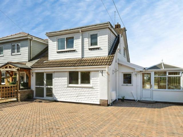 Bungalow for sale in Clydach, Wales