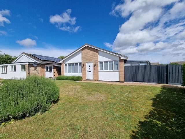 Bungalow for sale in Bedingfield, Suffolk