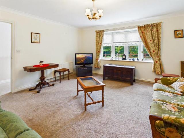 Bungalow for sale in Llangyniew, Pontrobert