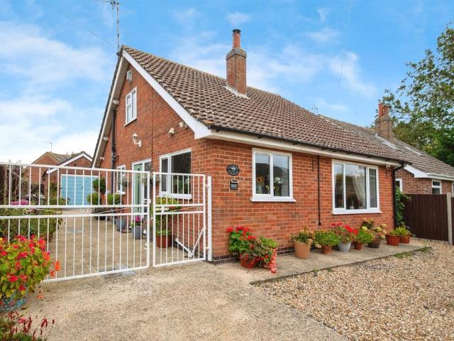 Bungalow for sale in Belleau, Lincolnshire