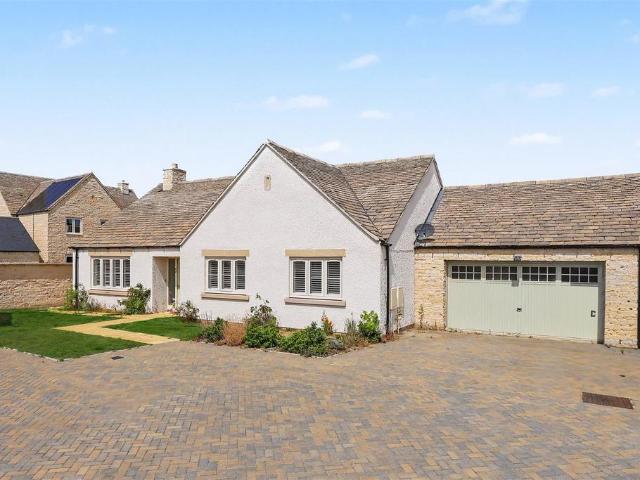 Bungalow for sale in Black Bourton, Oxfordshire